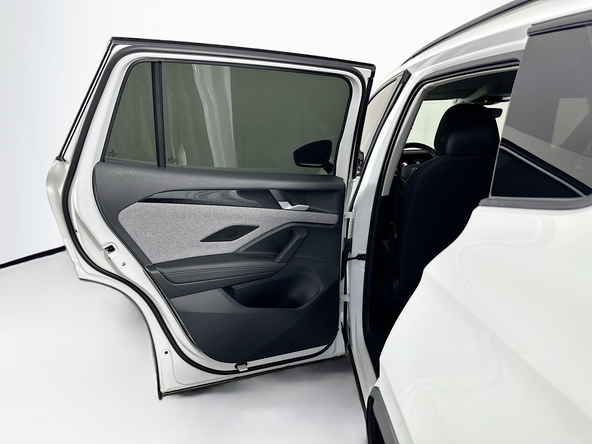 Used 2025 Volkswagen Tiguan S FWD image 25