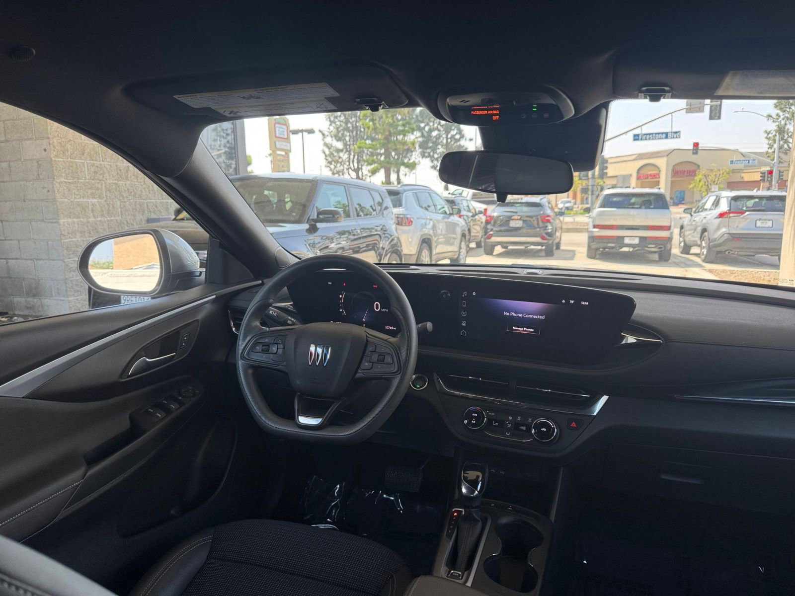 Used 2025 Buick Envista Preferred image 34