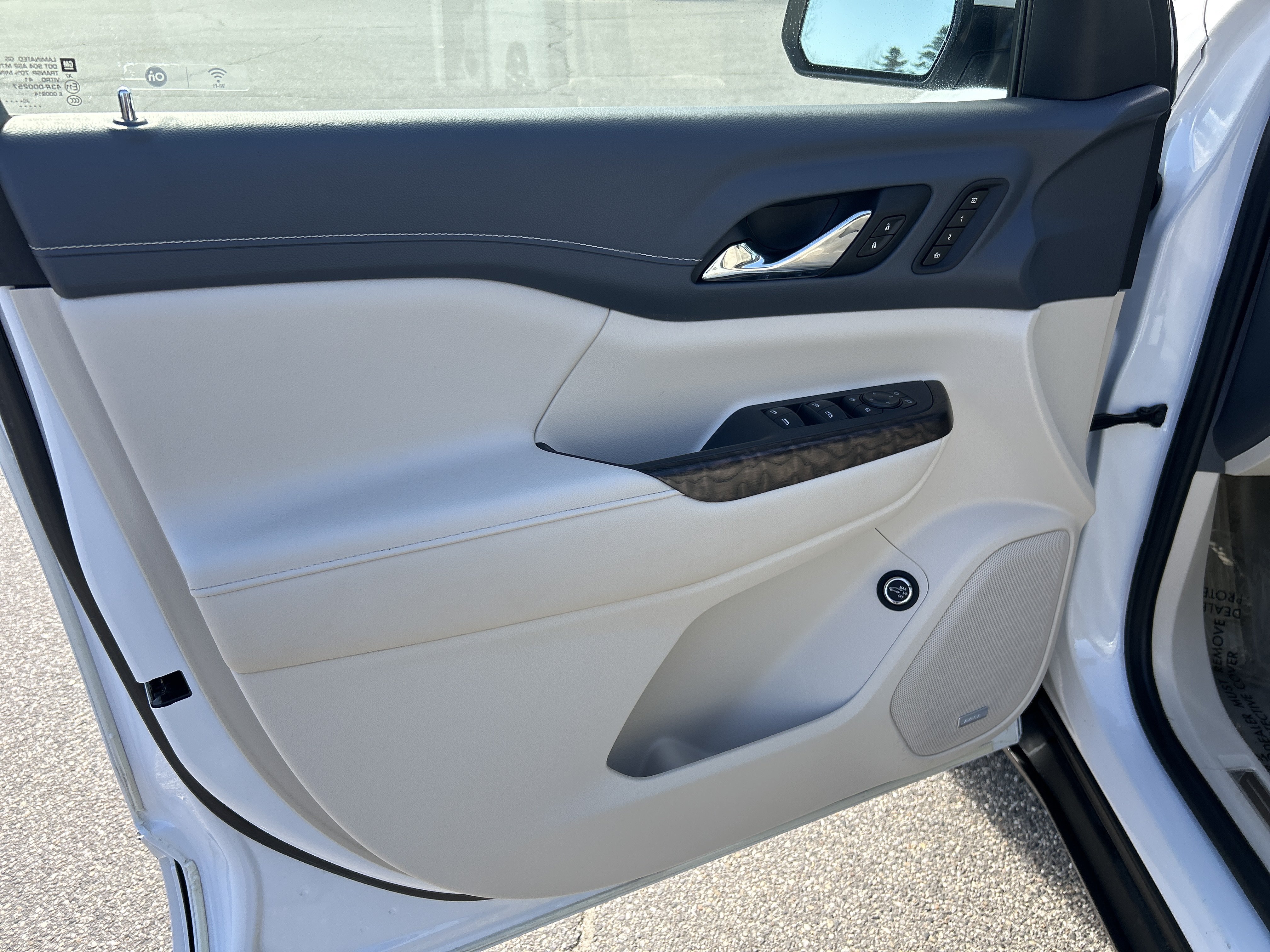 Used 2021 GMC Acadia Denali w/ LPO, Floor Liner Package AWD/4WD image 15