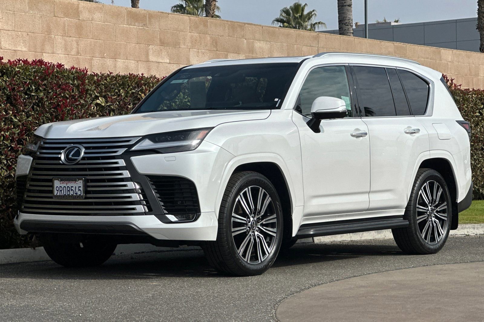 Certified 2024 Lexus LX 600 4WD w/ Luxury Package image 8