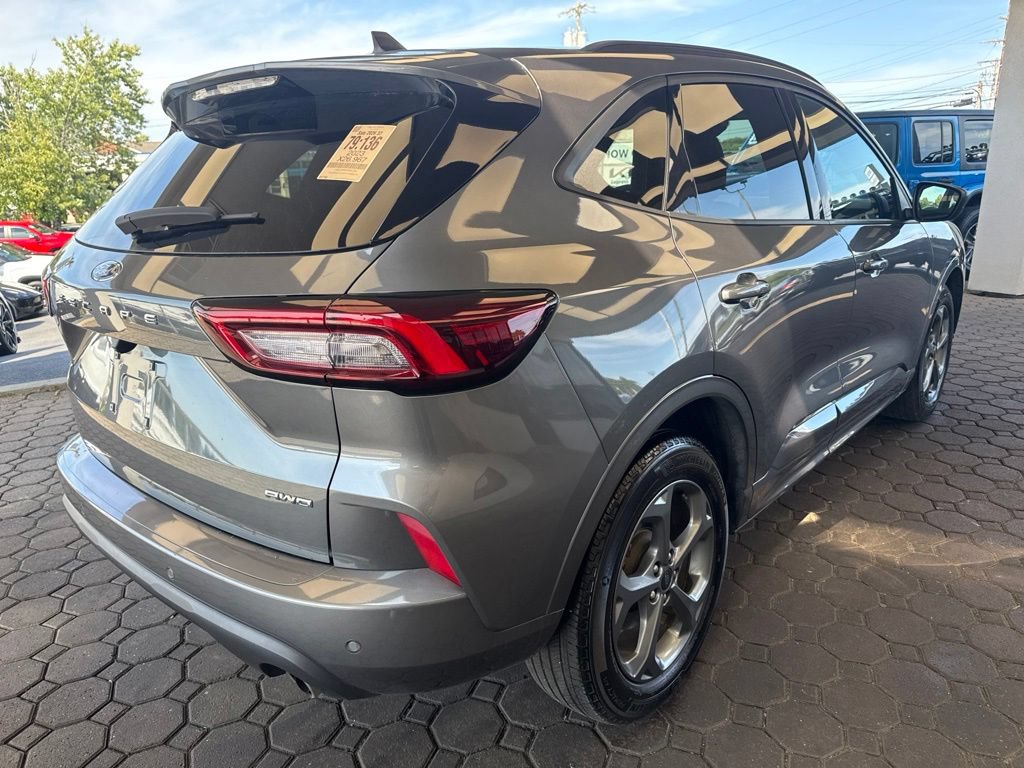 Certified 2023 Ford Escape ST-Line w/ Tech Pack #1 AWD/4WD image 6