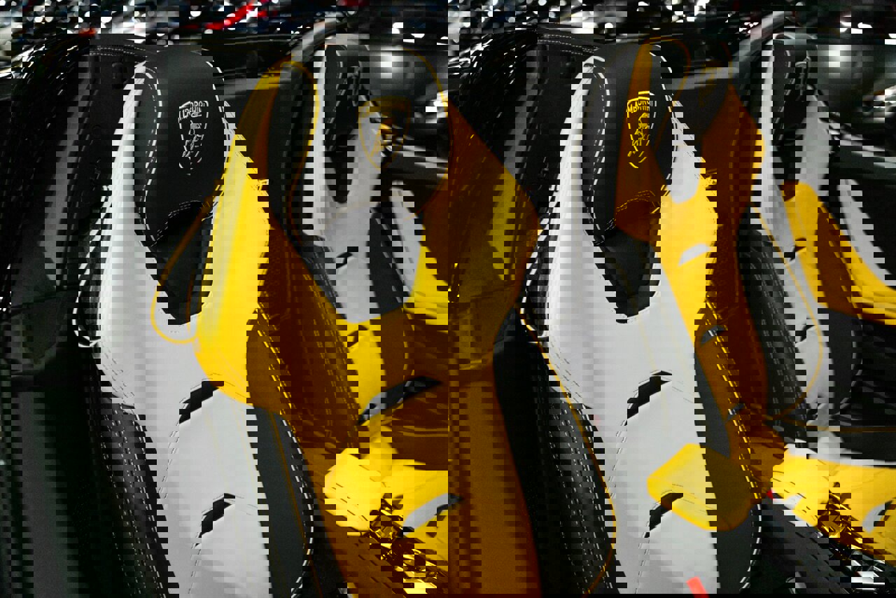 Used 2023 Lamborghini Huracan EVO image 49