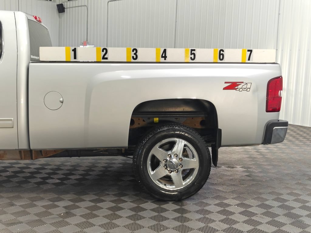 Used 2013 Chevrolet Silverado 2500 LT w/ Interior Plus Package AWD/4WD image 26