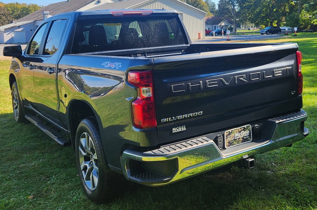 Used 2022 Chevrolet Silverado 1500 LT AWD/4WD image 7