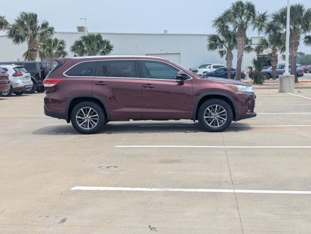 Used 2017 Toyota Highlander XLE FWD image 4