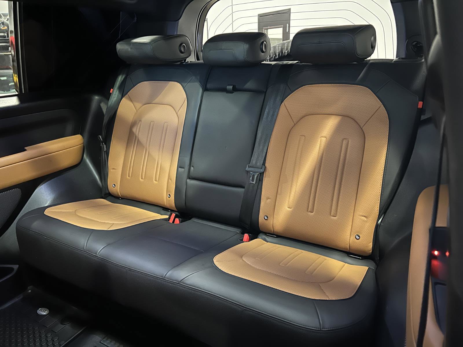 Used 2023 Land Rover Defender 90 X image 24