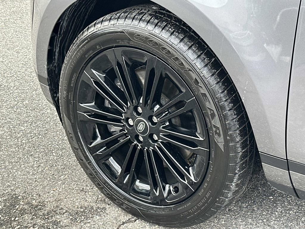 Used 2025 Land Rover Range Rover Evoque S image 40