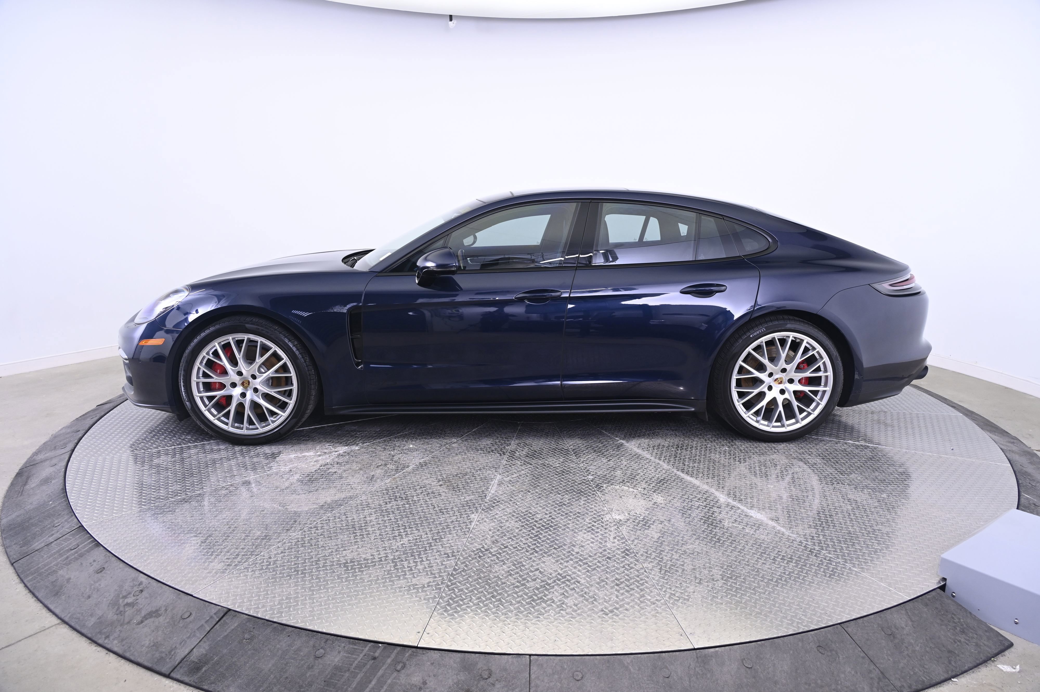 Certified 2020 Porsche Panamera GTS image 2