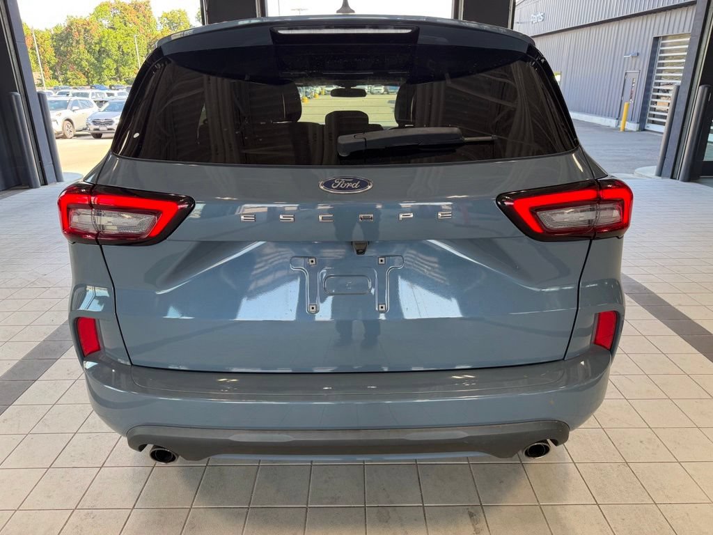 Used 2023 Ford Escape ST-Line FWD image 6
