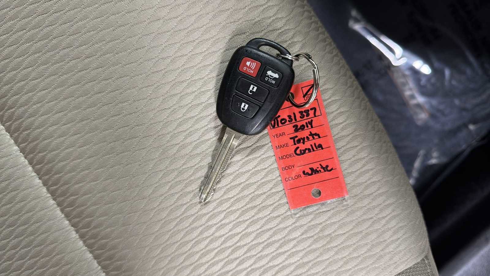 Used 2014 Toyota Corolla LE FWD image 30