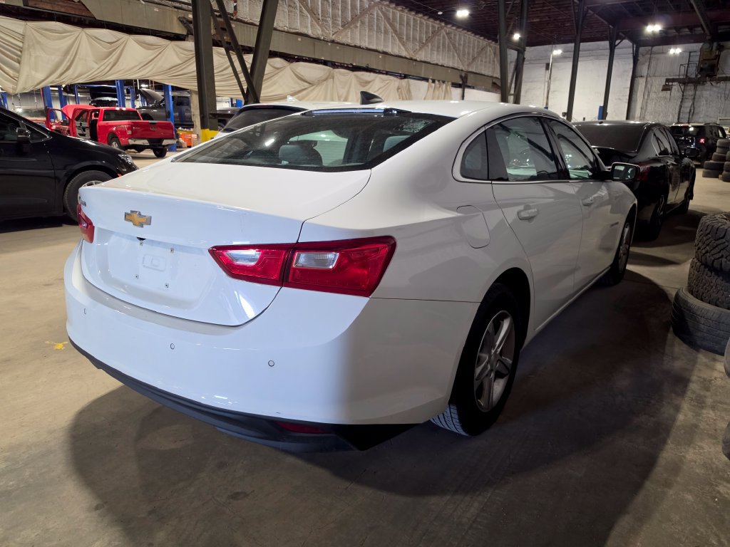 Used 2020 Chevrolet Malibu LS w/ Driver Confidence Package II FWD image 2