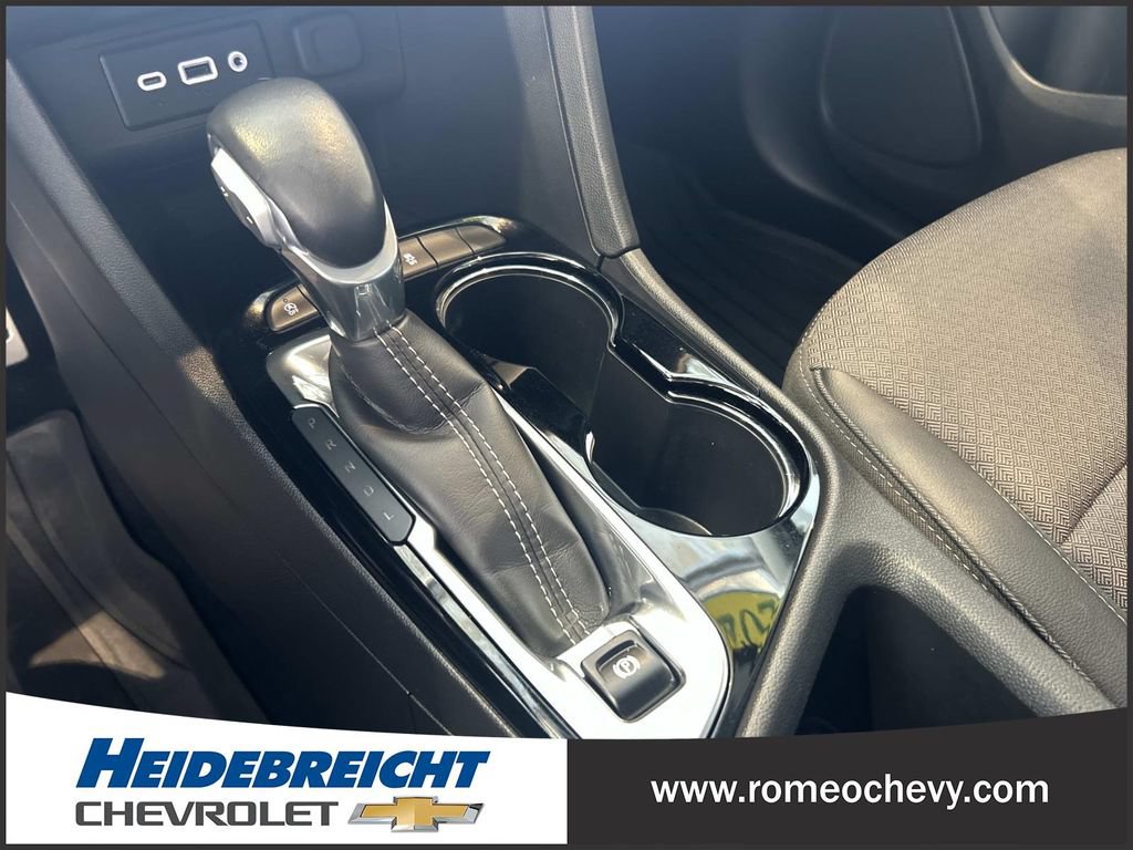 Used 2023 Buick Encore GX Select w/ Sport Touring Package FWD image 23
