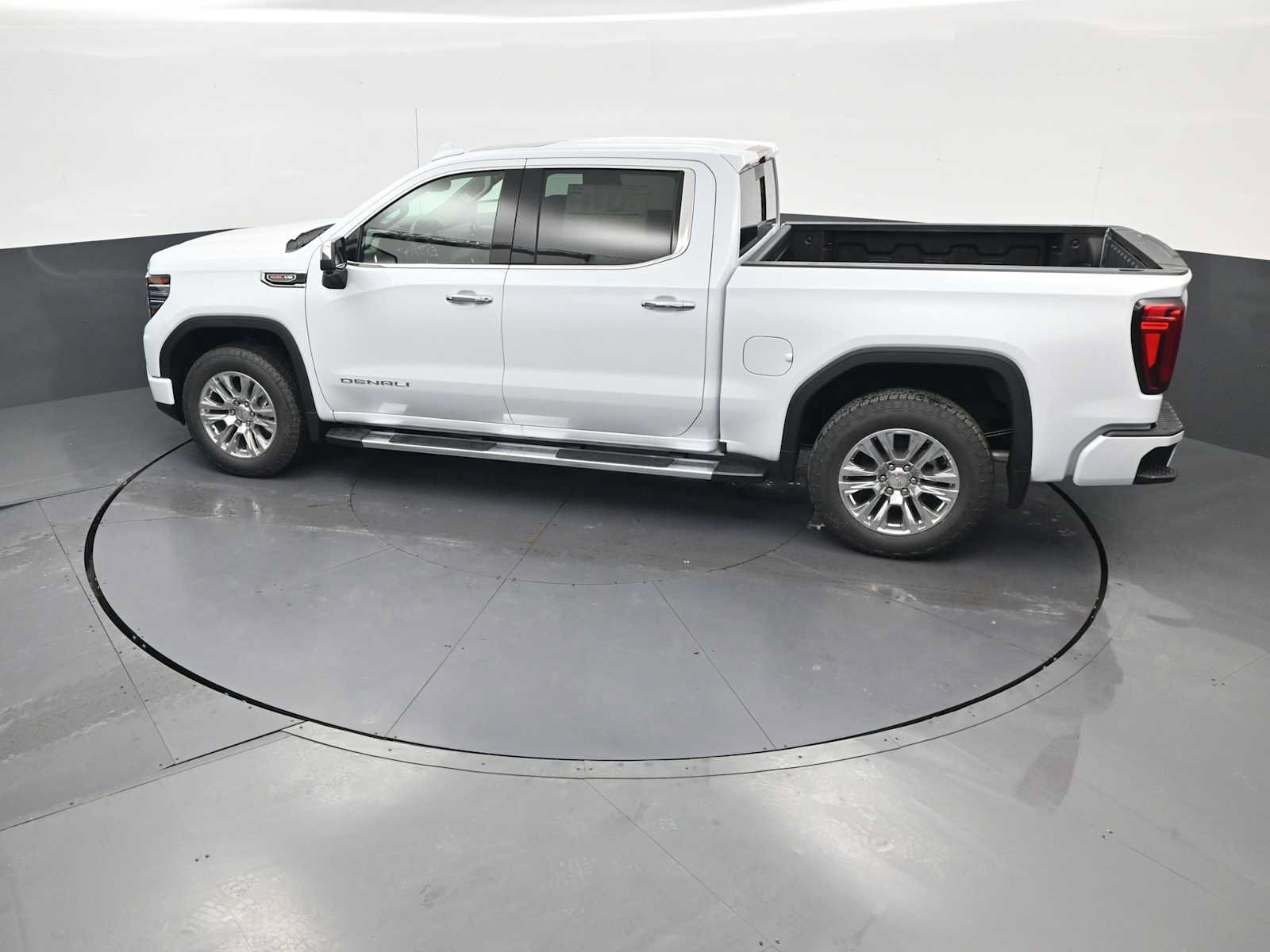 New 2026 GMC Sierra 1500 Denali w/ Technology Package AWD/4WD image 34