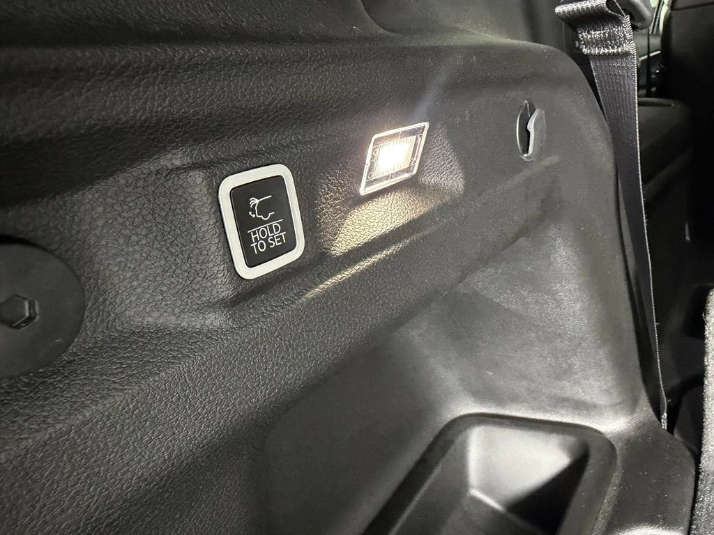 Used 2024 Jeep Grand Cherokee L Altitude RWD image 21