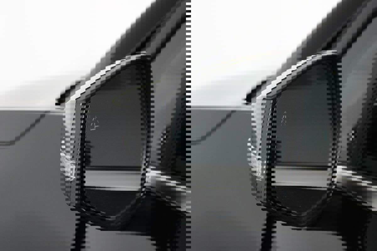 Used 2023 Kia Sportage EX image 32