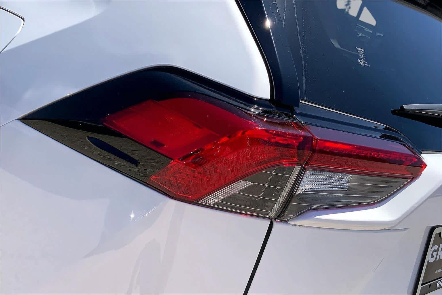Used 2025 Toyota RAV4 LE AWD/4WD image 28