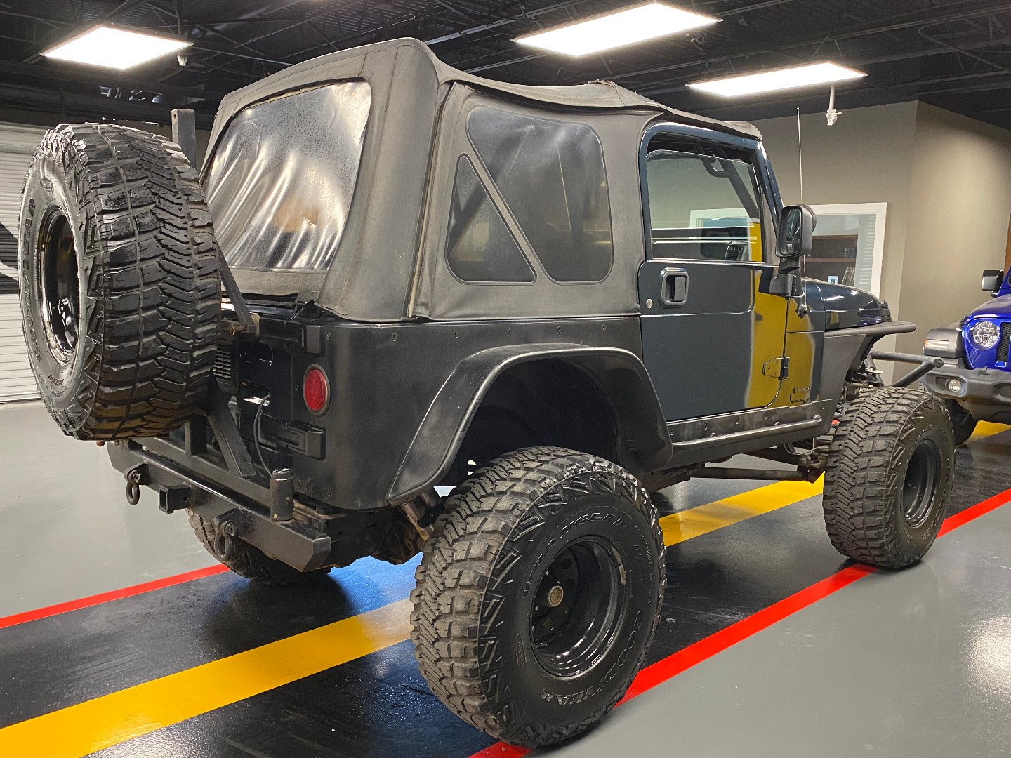 Used 2005 Jeep Wrangler Sport w/ 30" Tire & Wheel Group AWD/4WD image 6