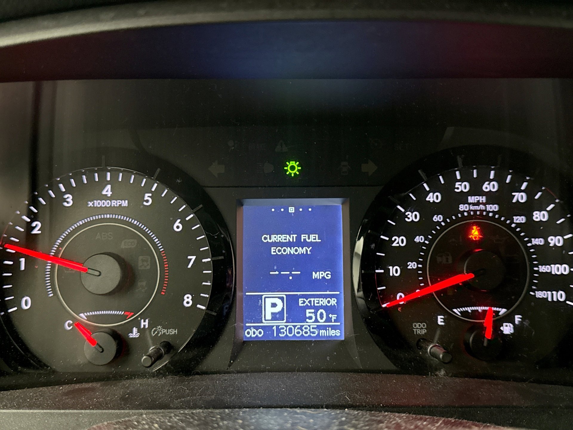 Used 2015 Toyota Sienna LE image 9