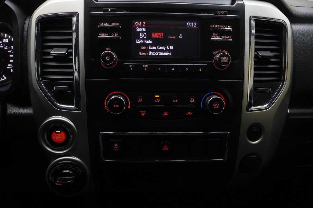 Used 2018 Nissan Titan SV image 19