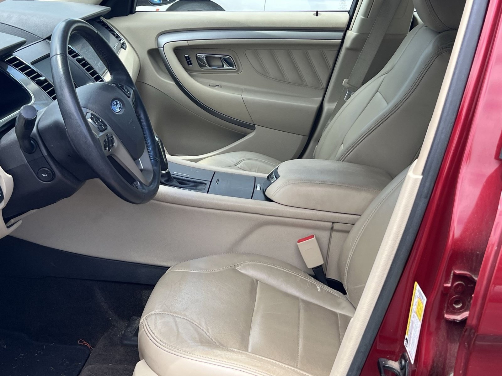 Used 2013 Ford Taurus SEL FWD image 12
