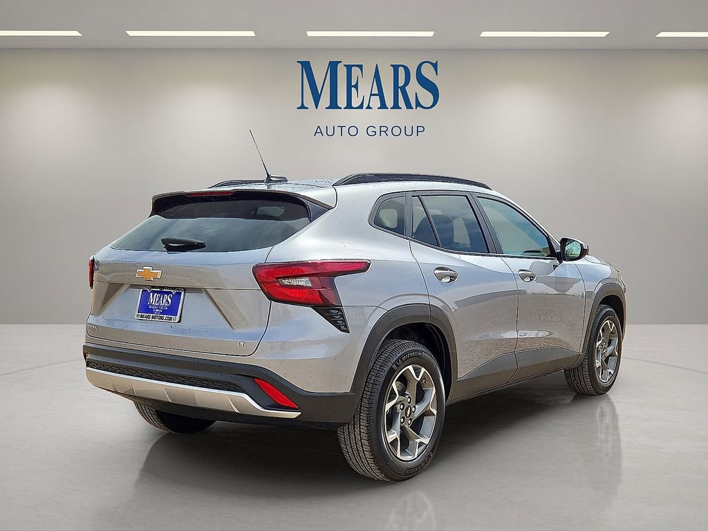 Used 2024 Chevrolet Trax LT image 5