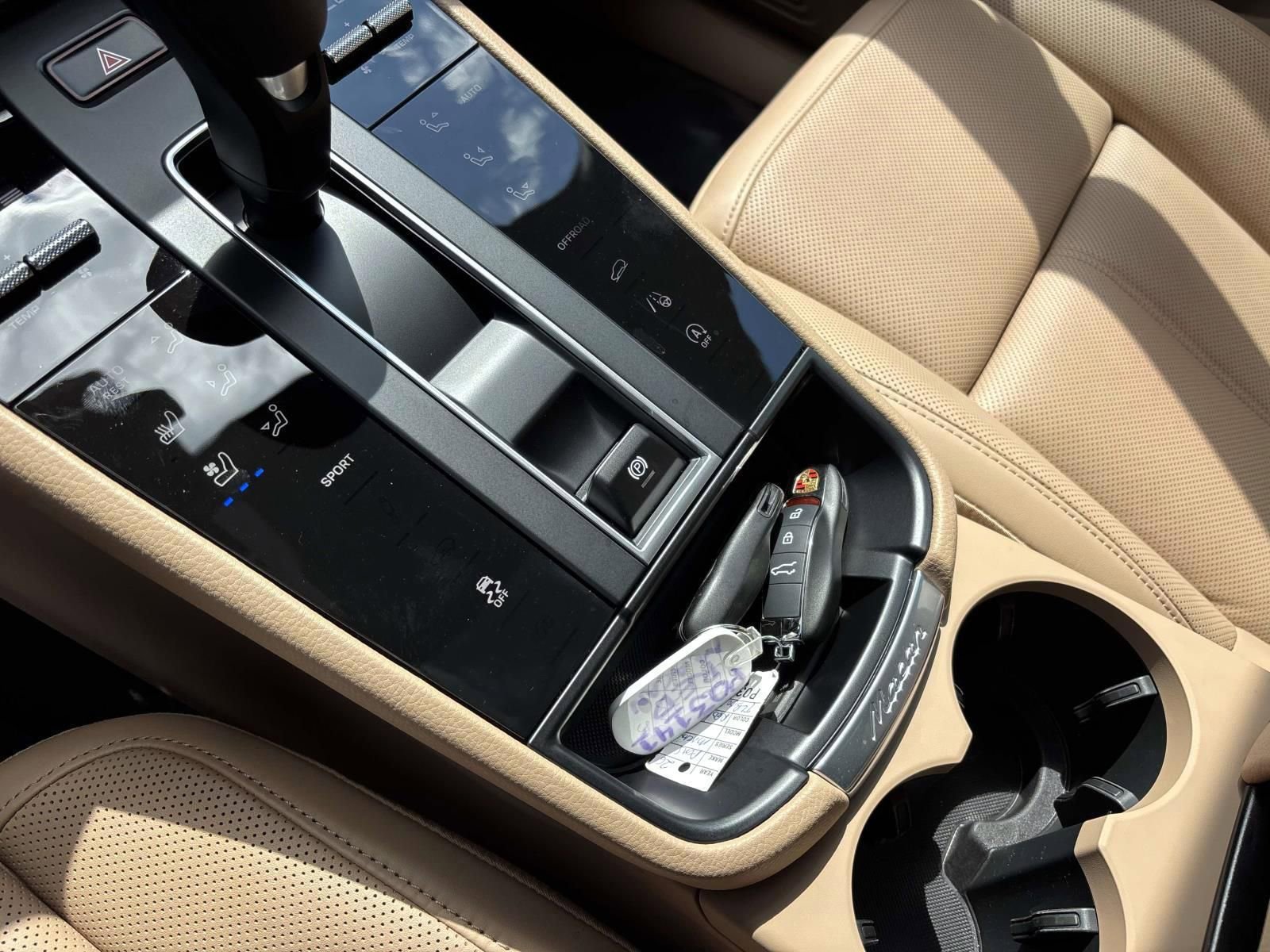 Used 2026 Porsche Macan image 33