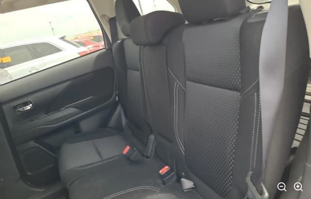 Used 2020 Mitsubishi Outlander ES FWD image 4