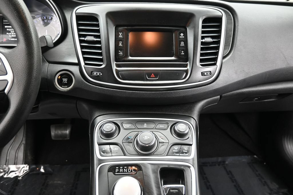 Used 2015 Chrysler 200 Limited FWD image 15