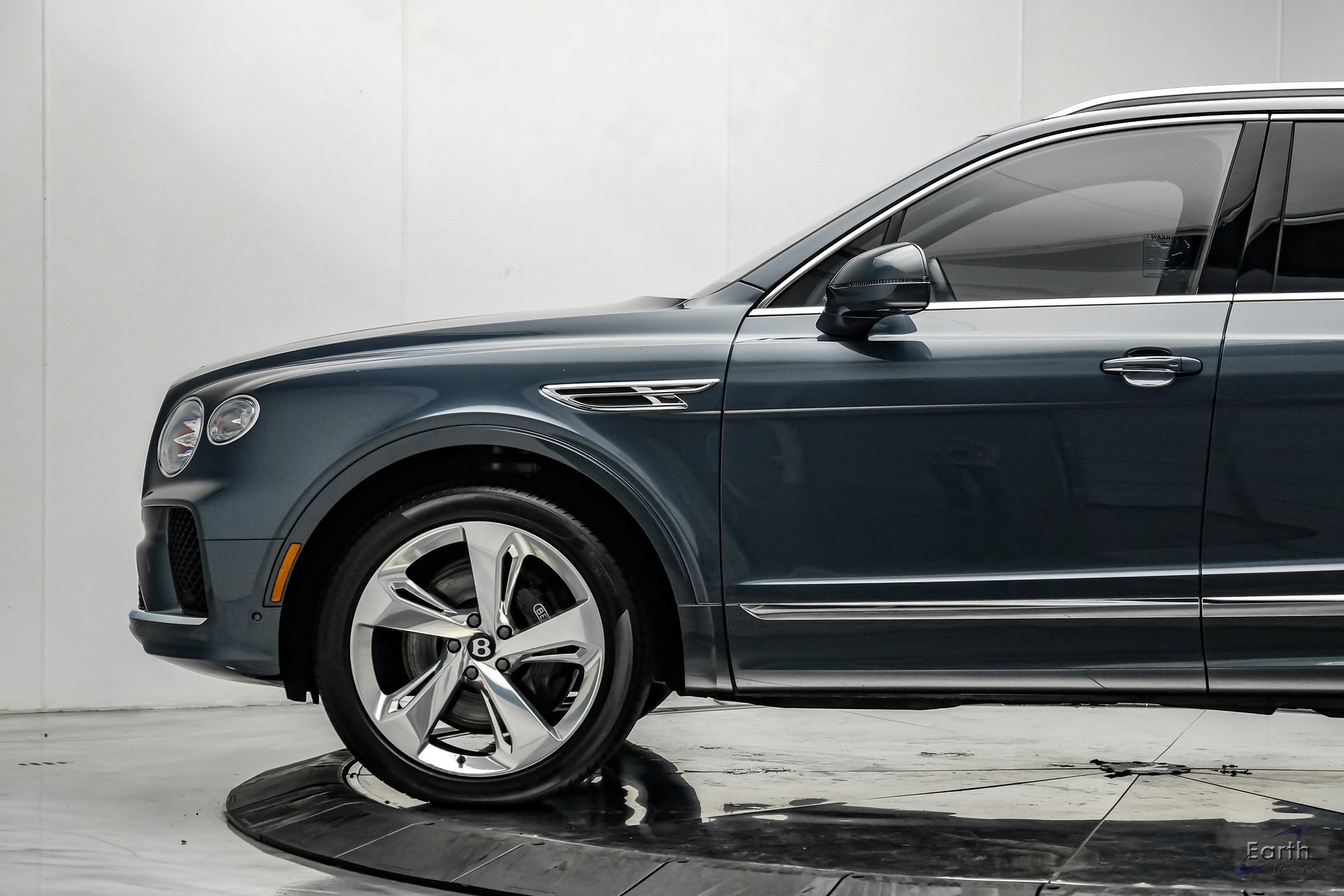 Used 2023 Bentley Bentayga Extended Wheelbase AWD/4WD image 8