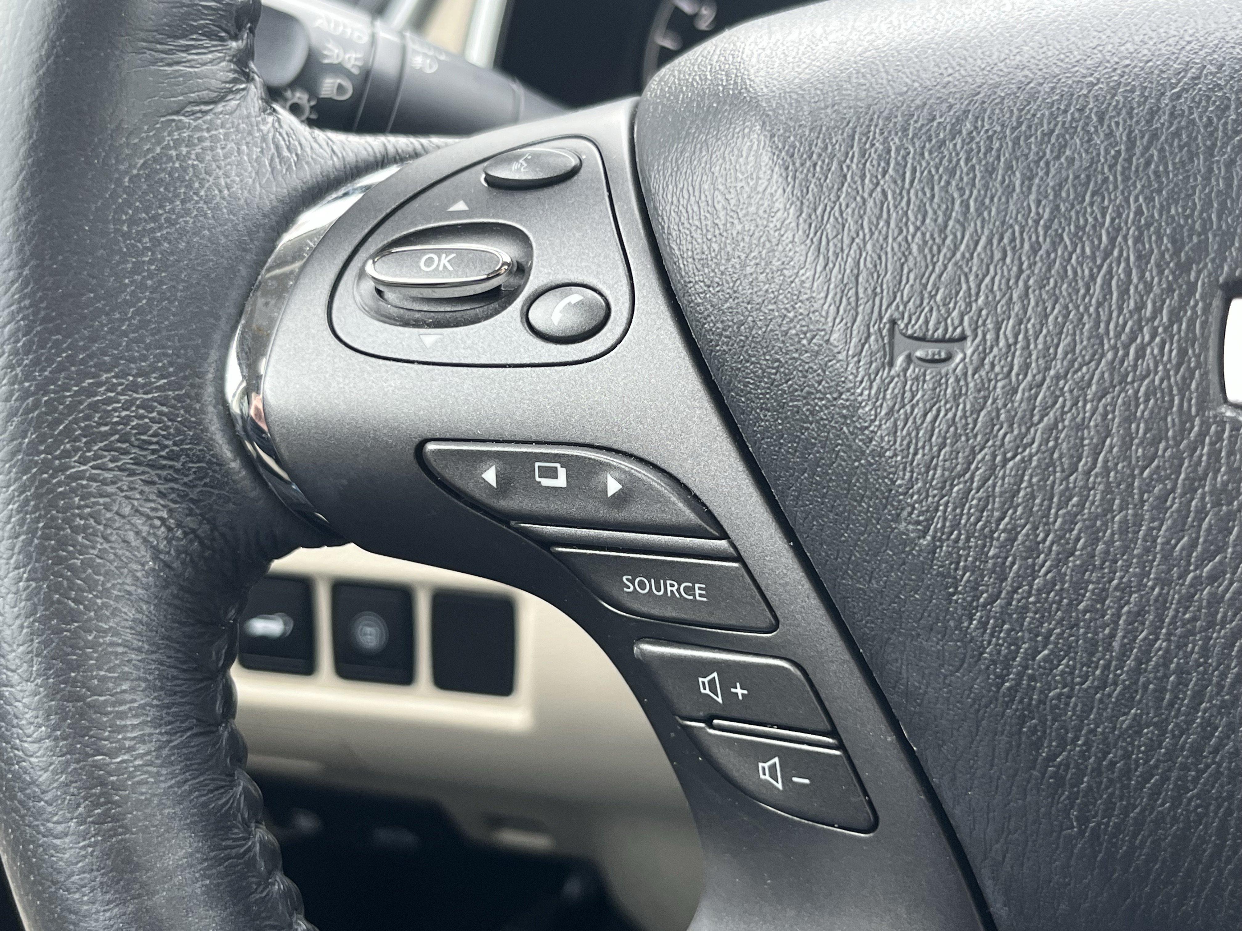 Used 2020 Nissan Murano SL w/ Moonroof Package AWD/4WD image 24