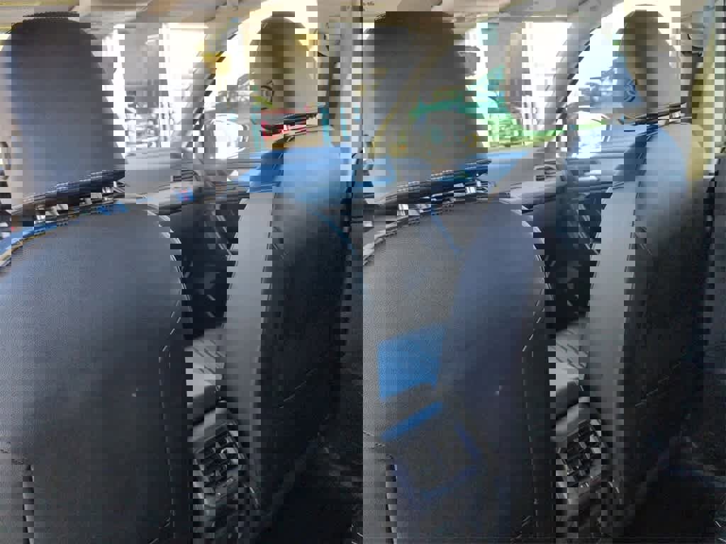 Used 2022 Volkswagen Tiguan SE image 19