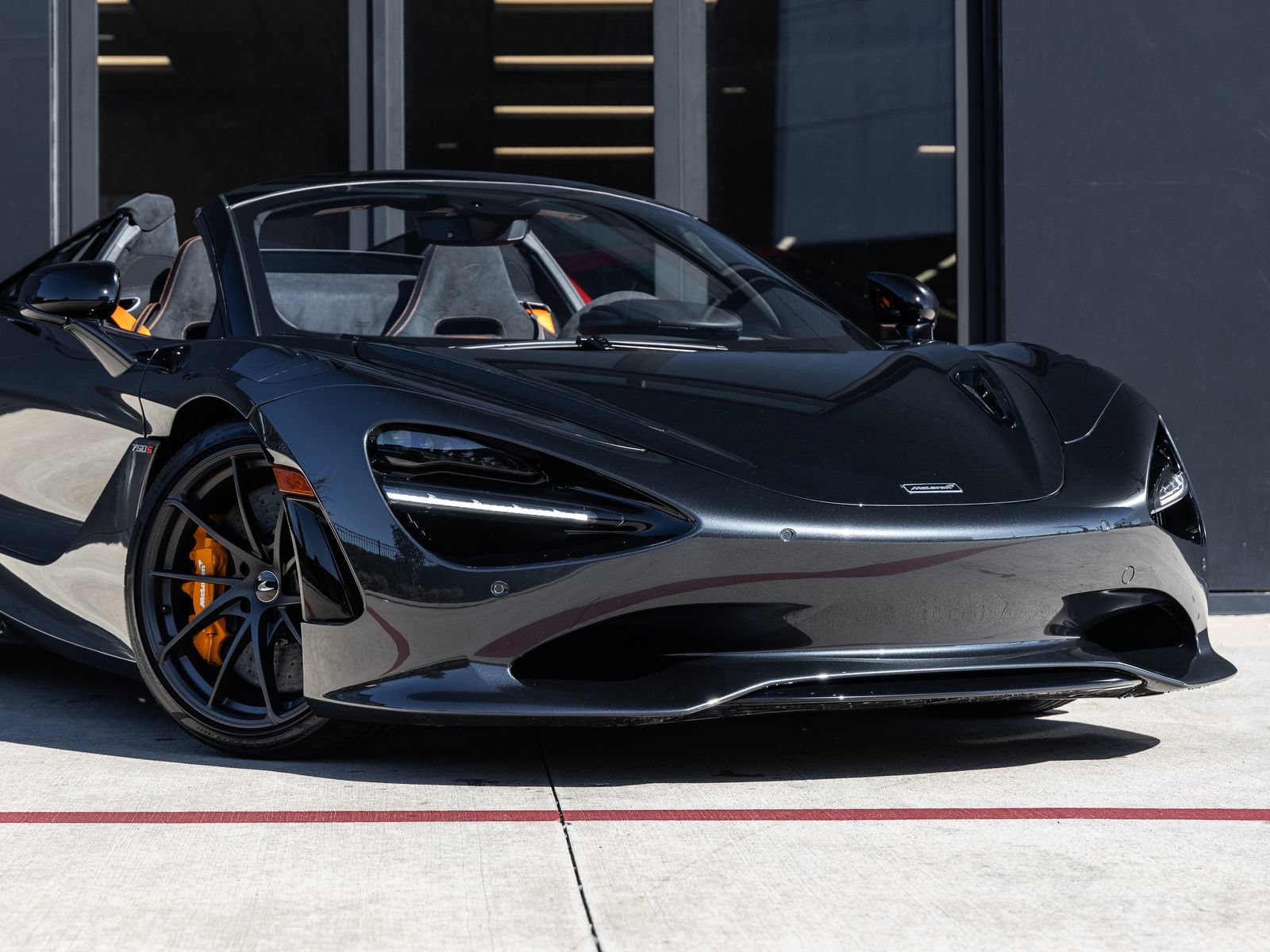 Used 2024 McLaren 750S Spider RWD image 6