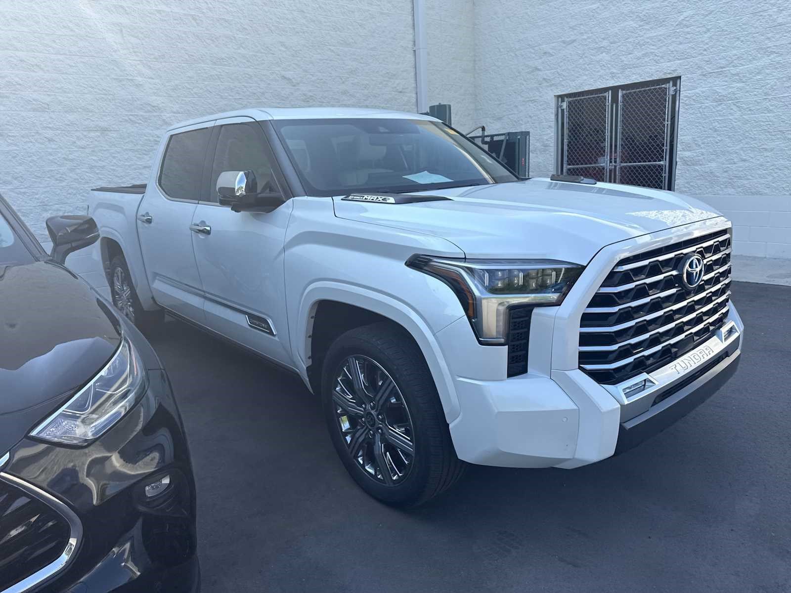 Used 2024 Toyota Tundra Capstone AWD/4WD image 39