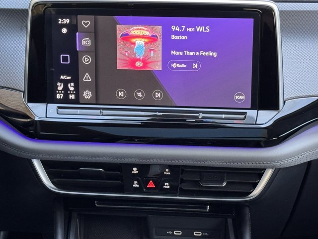 Used 2024 Volkswagen Atlas Peak Edition SE image 24