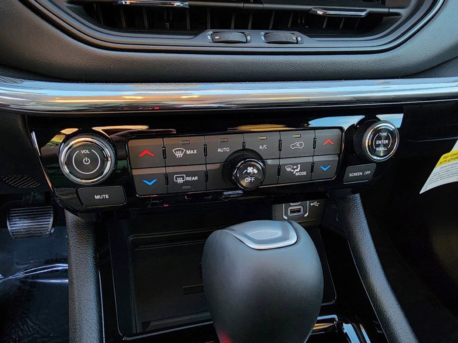 Used 2024 Jeep Compass Limited w/ Driver Assist Group I AWD/4WD image 12
