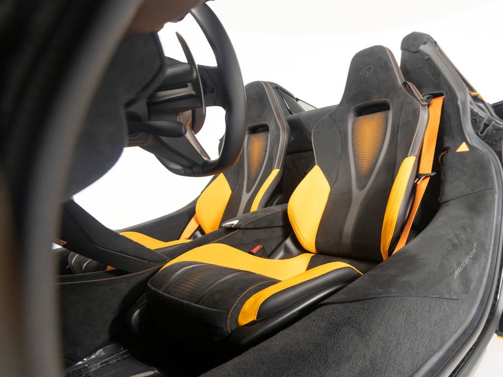 Used 2024 McLaren 750S Spider RWD image 34