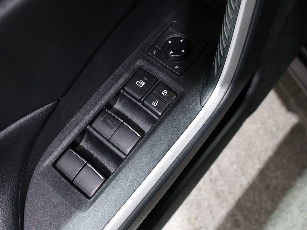 Used 2021 Toyota RAV4 XLE Premium image 15