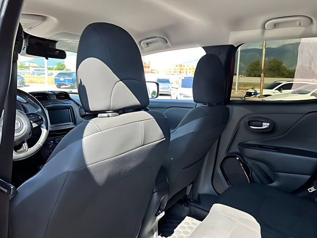 Used 2018 Jeep Renegade Altitude w/ Advanced Technology Group AWD/4WD image 17