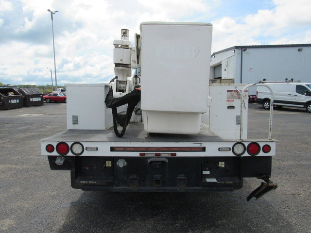 Used 2017 Ford F550 2WD Crew Cab Super Duty image 4