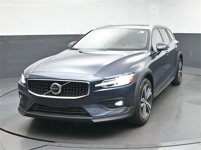 New 2026 Volvo V60 B5 Cross Country Plus w/ Protection Package Premier image 3