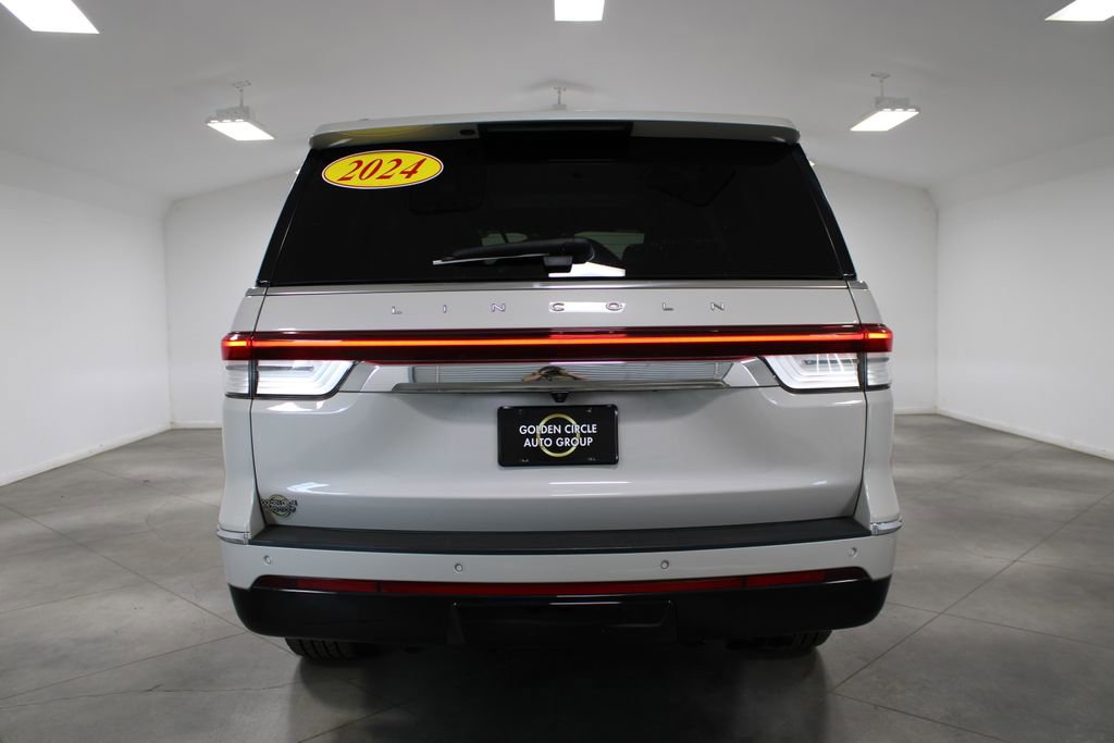 Used 2024 Lincoln Navigator Reserve image 8