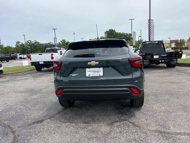 New 2026 Chevrolet Trax LS w/ LS Convenience Package FWD image 4
