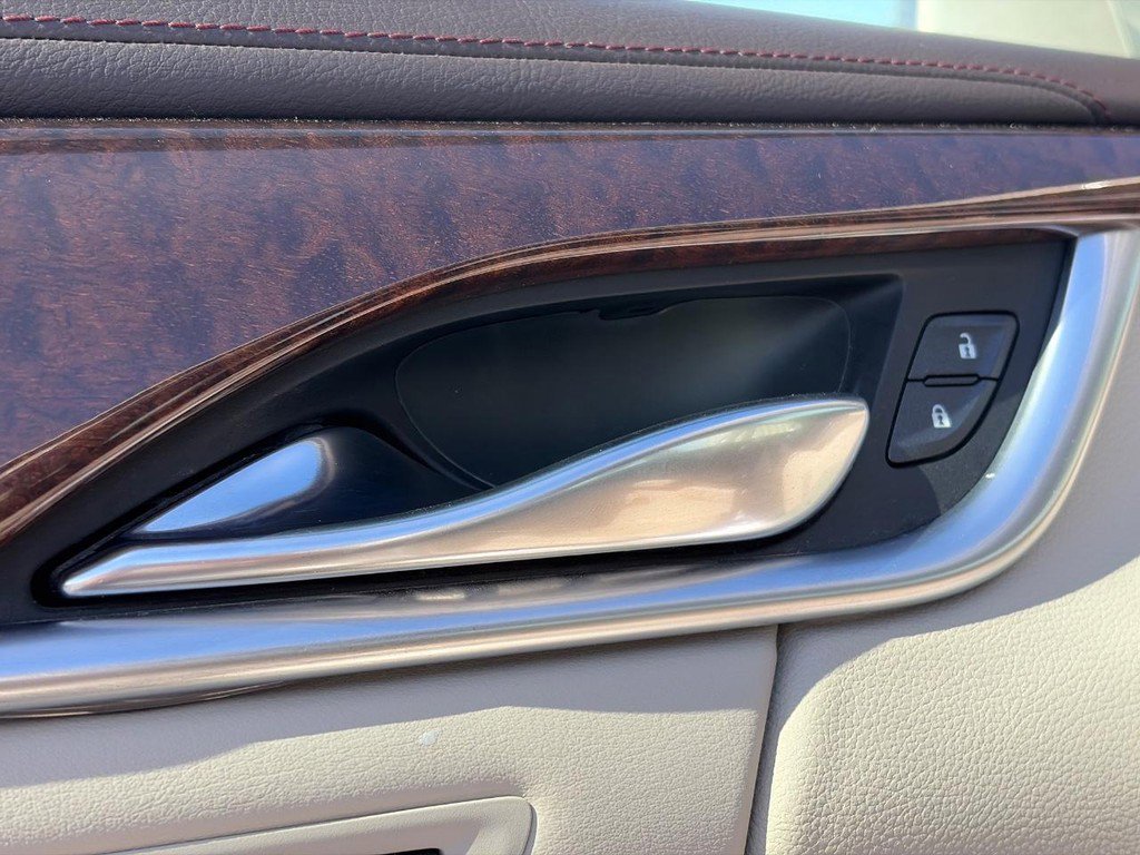 Used 2013 Cadillac XTS Premium image 21
