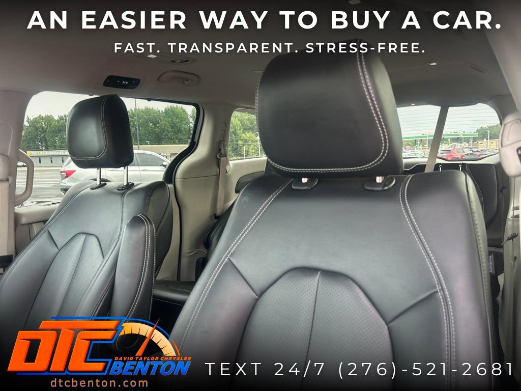 Used 2024 Chrysler Pacifica Touring-L FWD image 9