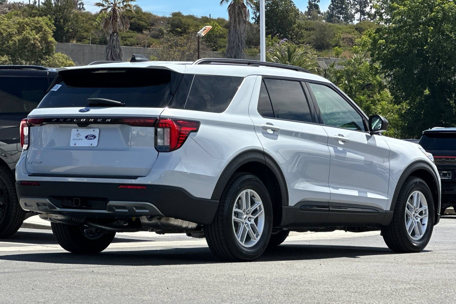 New 2026 Ford Explorer Active w/ Active Comfort Package RWD image 3