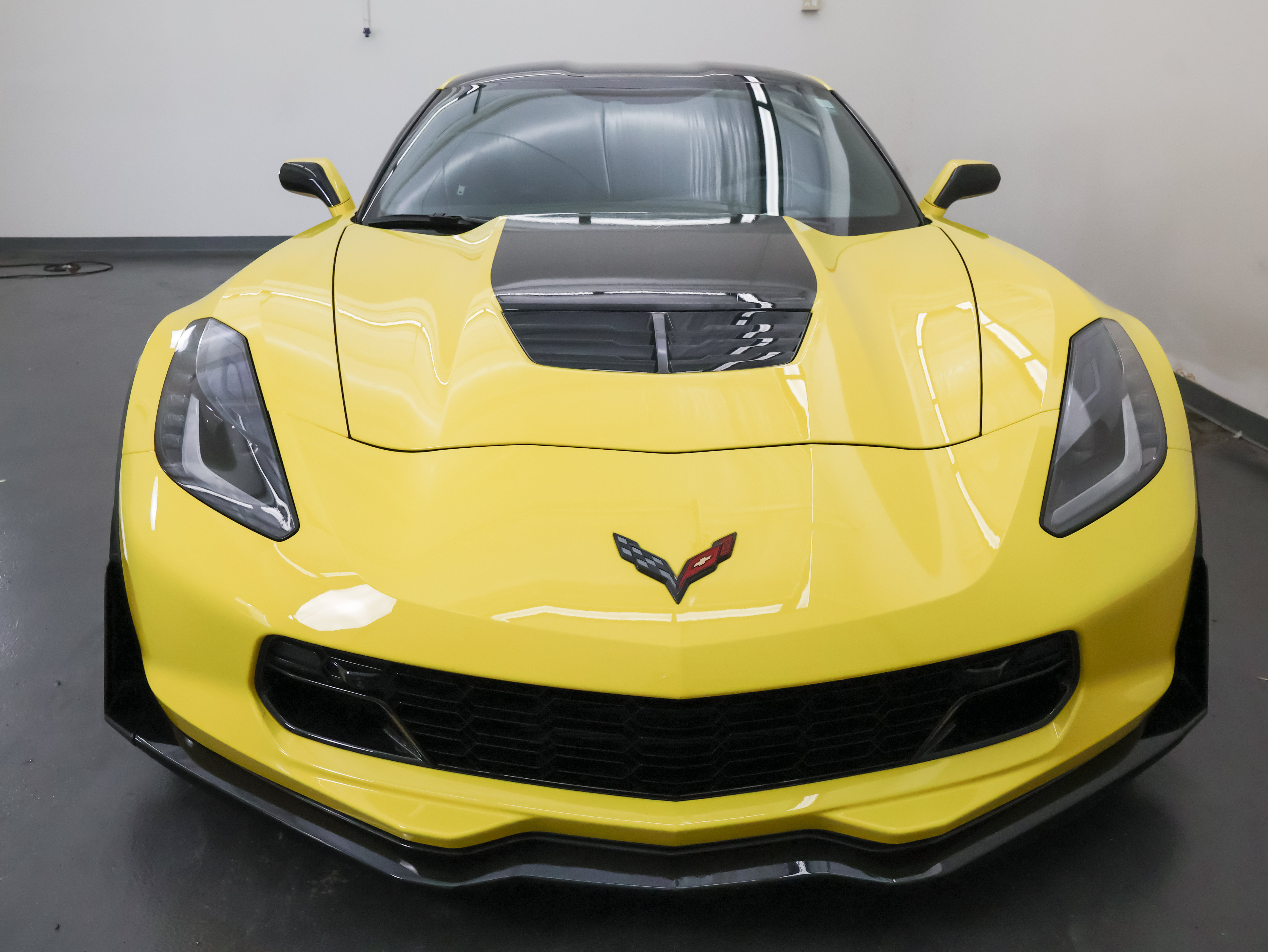 Used 2016 Chevrolet Corvette Z06 w/ 3LZ Preferred Equipment Group RWD image 8