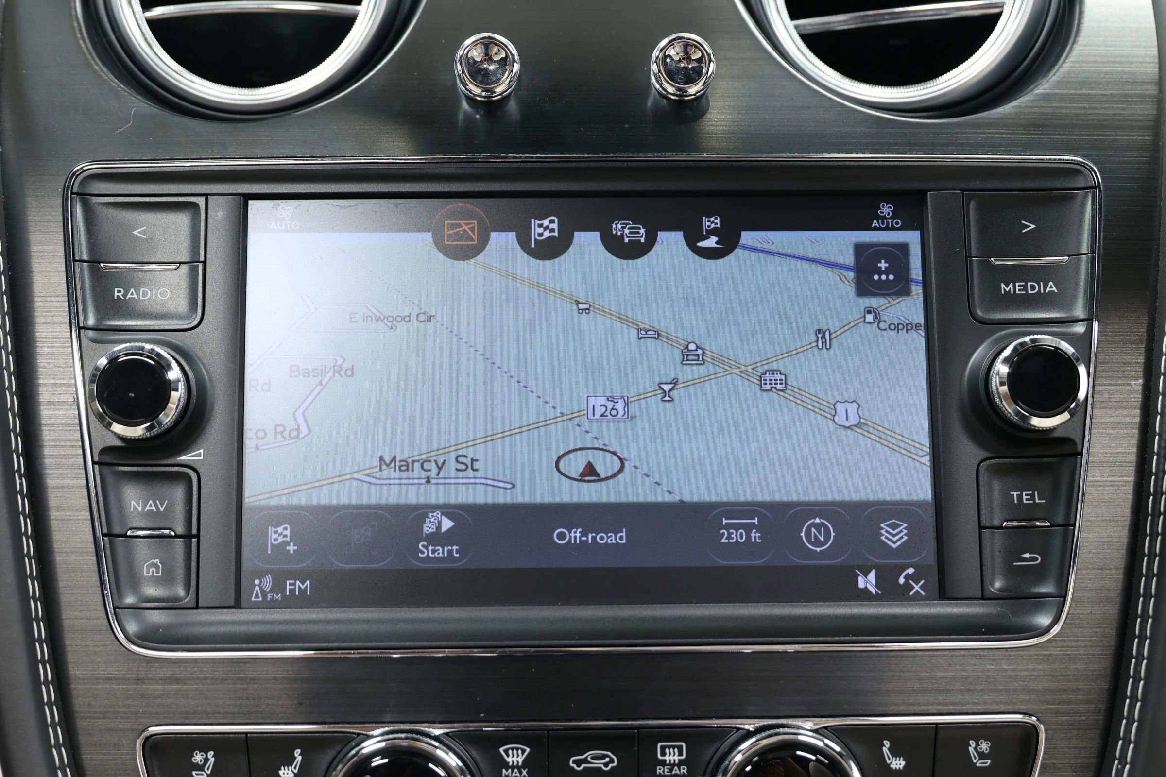 Used 2017 Bentley Bentayga image 33