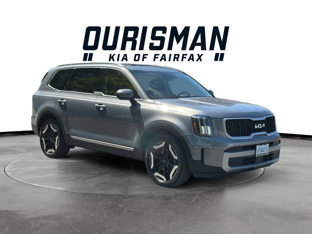 Used 2023 Kia Telluride EX w/ EX Captain's Chair Package AWD/4WD video 1