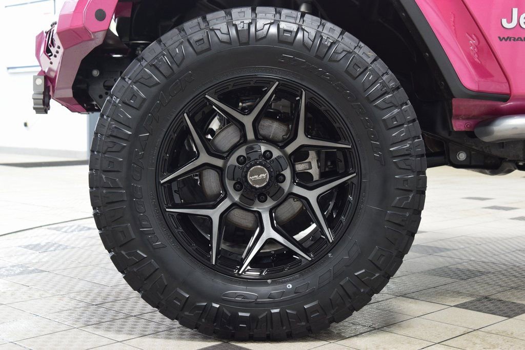 Used 2024 Jeep Wrangler Sahara w/ Technology Group image 28