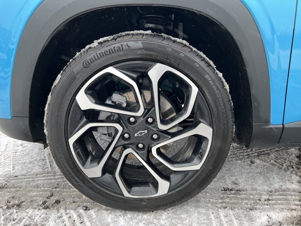 Used 2025 Chevrolet Trax RS w/ Driver Confidence Package image 9